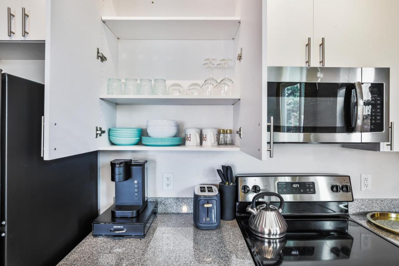 Lux House Of Champagne 2Br 2Ba Free Parking & Wifi Apartment Балтимор Екстериор снимка